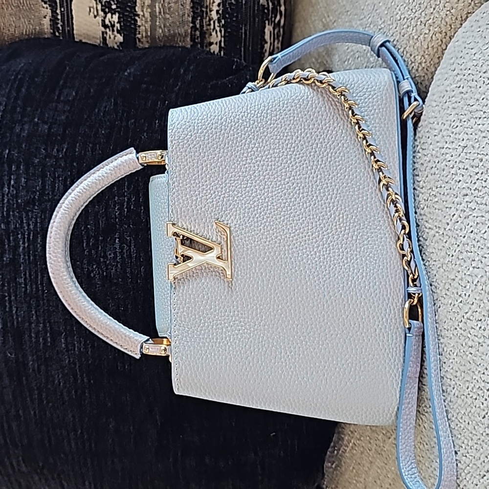 New DISCONTINUED  Limited Edition Louis Vuitton Capucines Lila